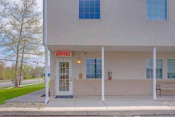 Americas Best Value Inn Gettysburg image 2
